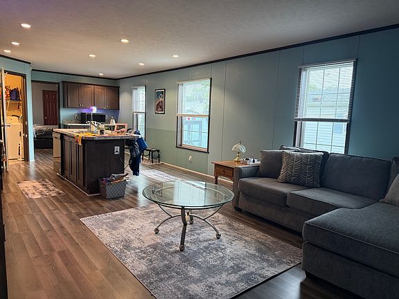 3rd image of 43 Saint Michaels Dr