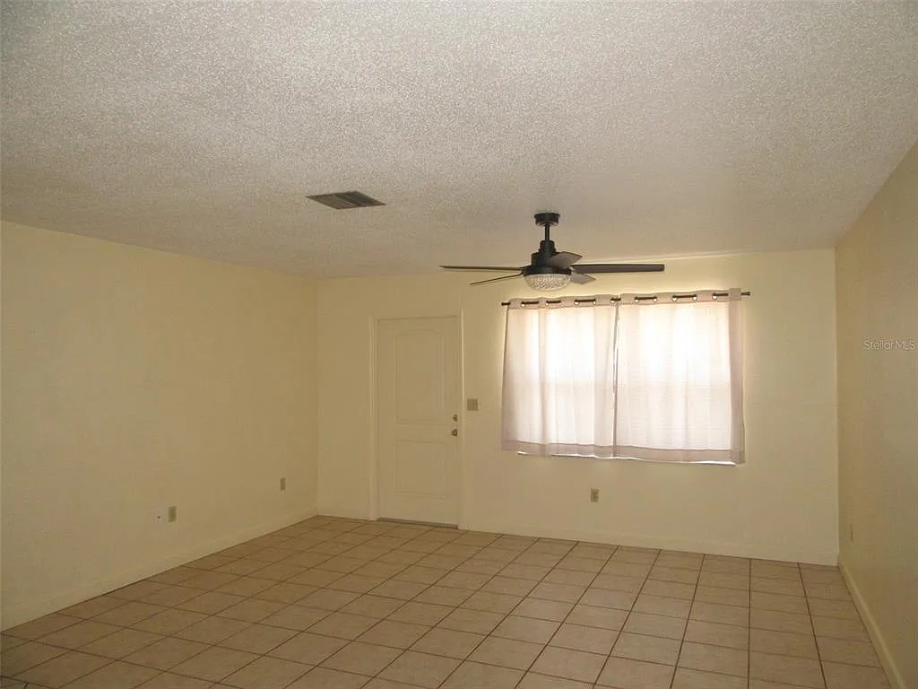 3 bed, 2.0 bath, 1120 sqft, $1,675 — Photo 3