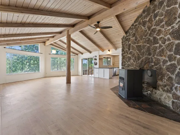 19143 Pumice Butte Rd, Bend, OR 97702