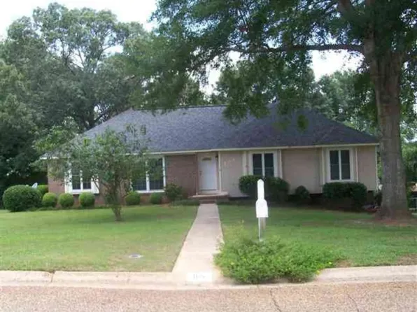 105 E Kingswood Dr, Enterprise, AL 36330