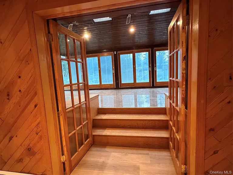 8 College Dr — Photo 15