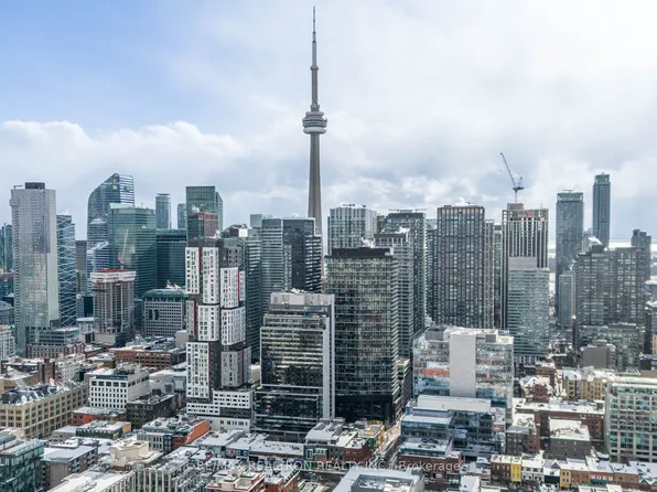 125 Peter St #2308, Toronto, ON M5V 0M2