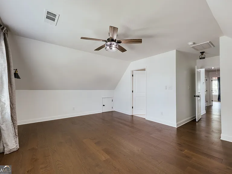 499 Little Oak St — Photo 32