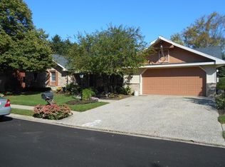 195 W 6th St, Manteno, IL