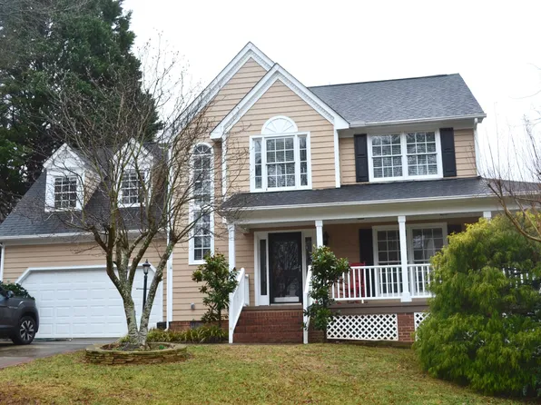 104 Ayelsford Dr, Cary, NC 27518