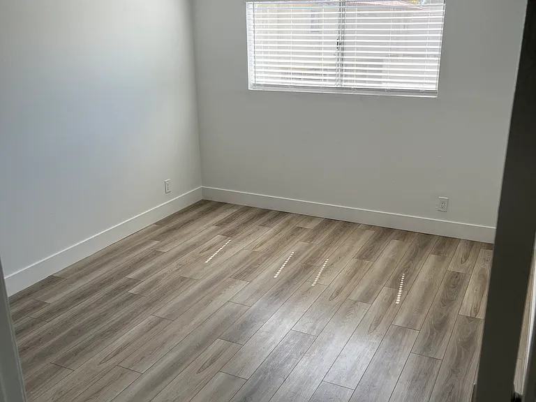 Villa Woods Apartments — Photo 31