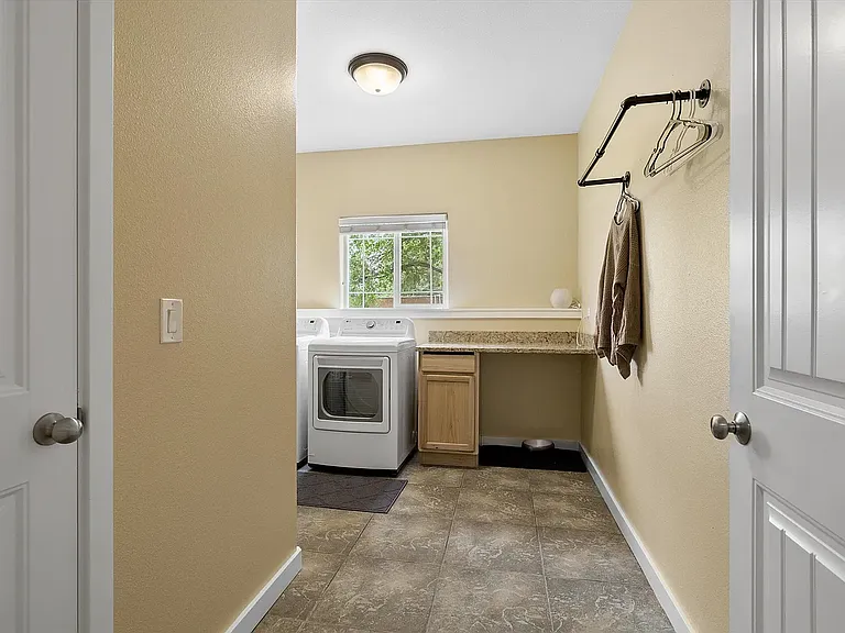 62041 NE Nates Pl — Photo 8