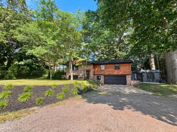 17500 N Fruitport Rd, Spring Lake, MI 49456