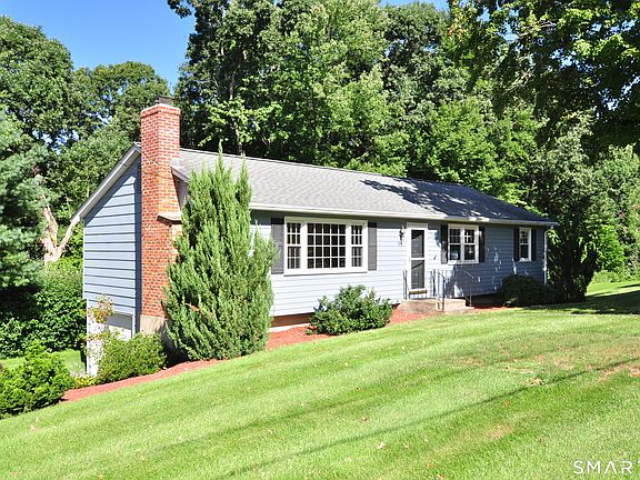 4th image of 95 Hollow Brook Road