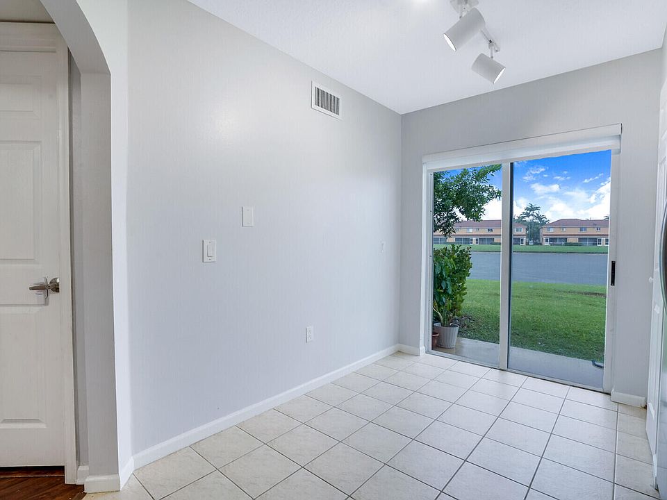 3760 N Jog Rd West Palm Beach, FL, 33411 Apartments for Rent Zillow