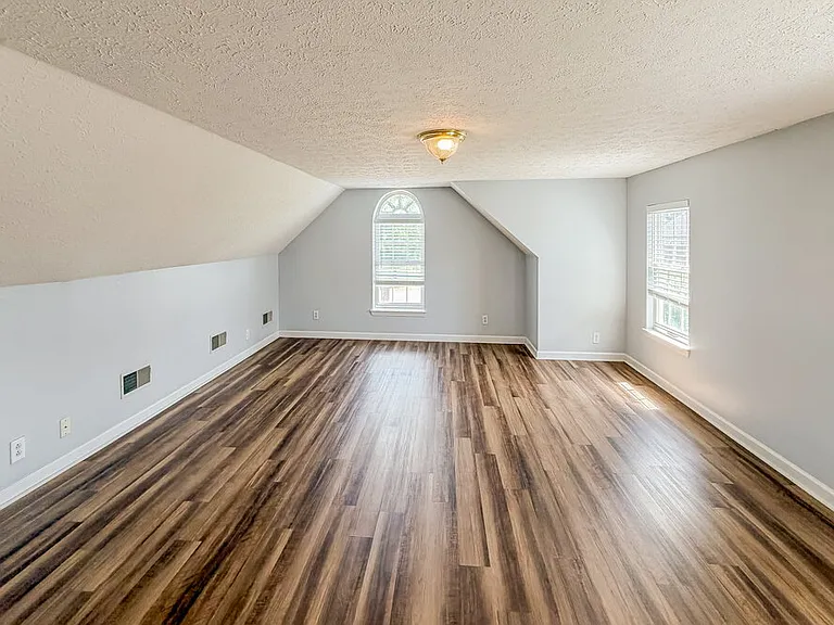 608 Winthrop Ave — Photo 11