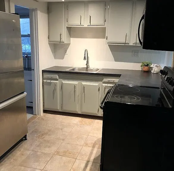 61 Elm St #2 — Photo 1