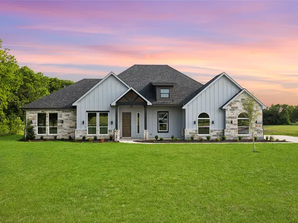 312 Crestview Dr, Red Oak, TX 75154