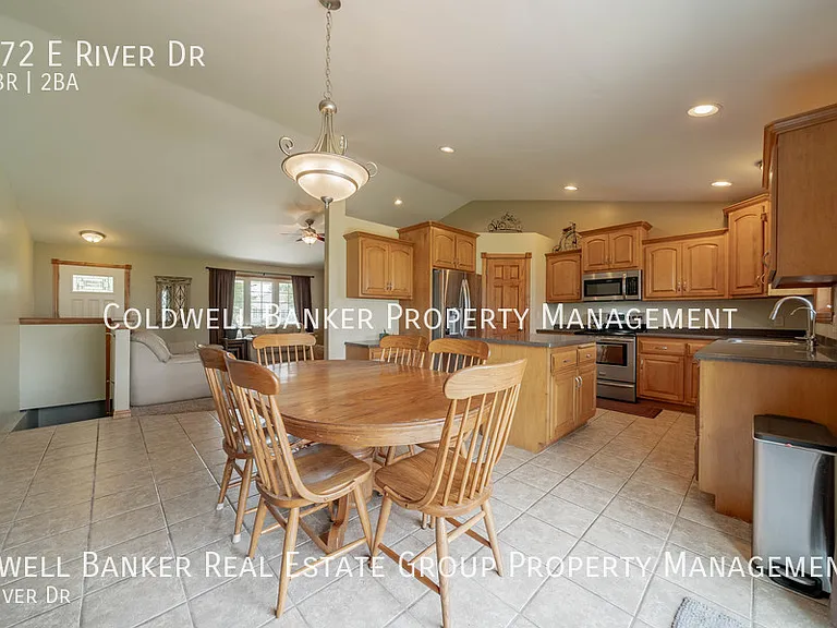 772 E River Dr — Photo 5