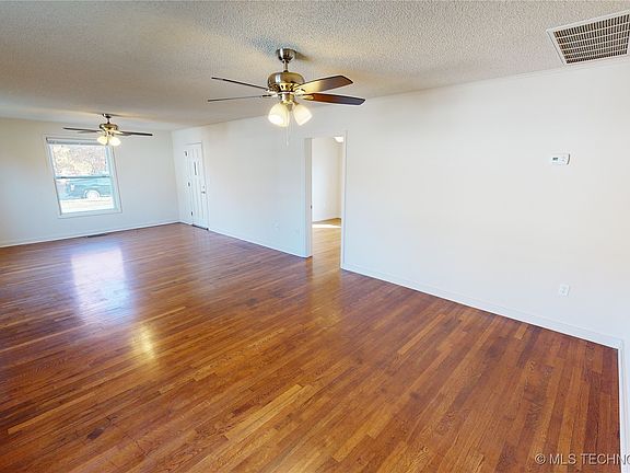 4th image of 1034 E Thompson Ave