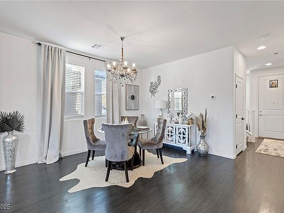 5th image of 5505 Desert Mirage St