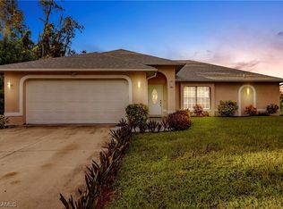 916 Ardmore St, Lehigh Acres, FL 33936