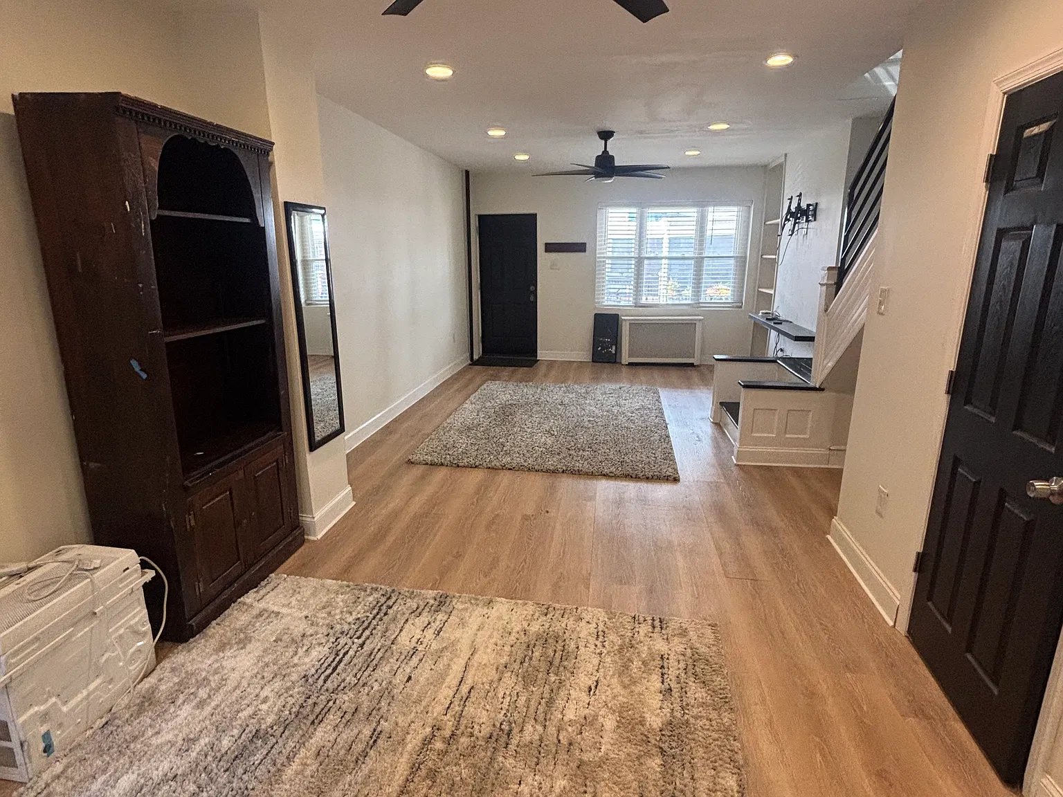 3 bed, 1.5 bath, 1212 sqft, $1,990 — Photo 3