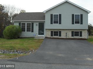 106 Gum Tree Dr, Inwood, WV 25428