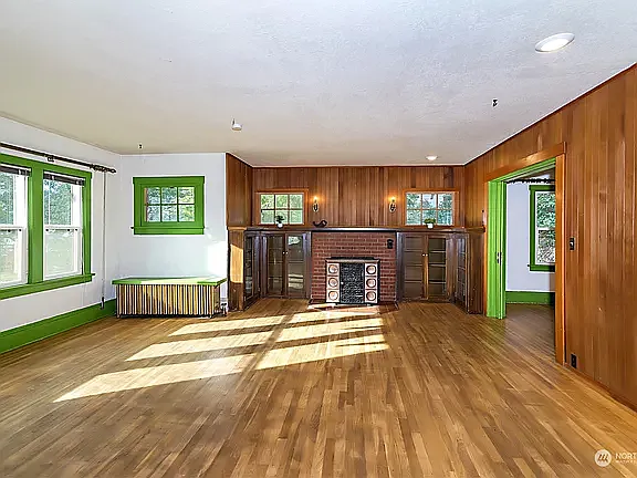 3 bed, 2546 sqft, $2,400 — Photo 3