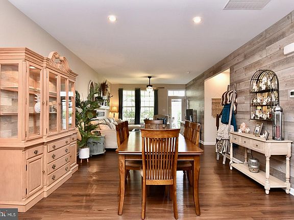 5th image of 30043 Plantation Dr