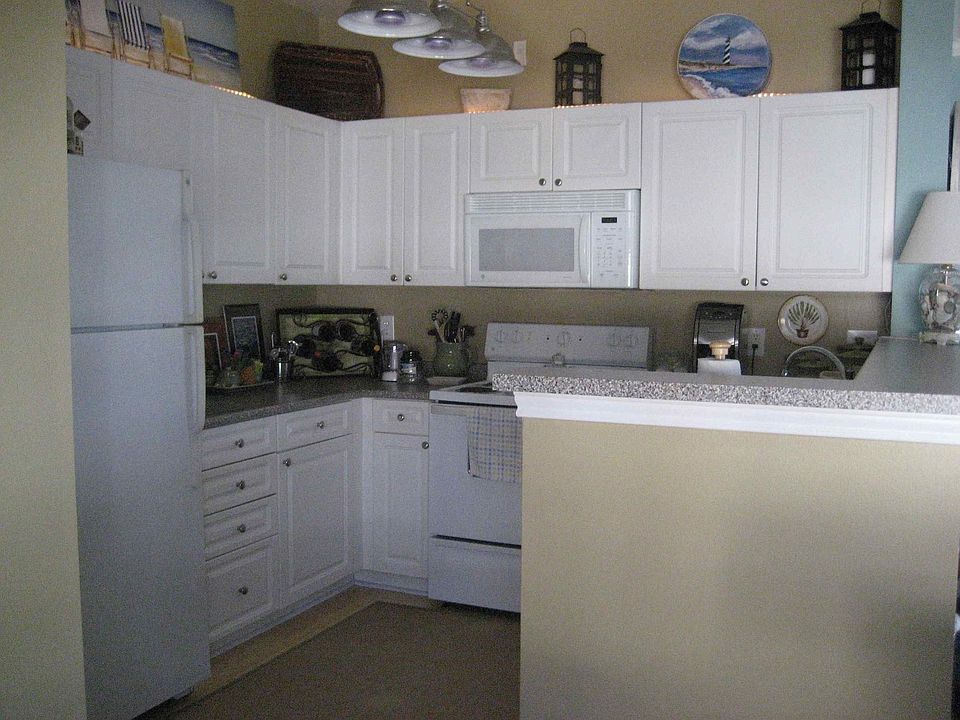 2nd image of 130 River Landing Dr Unit 9313