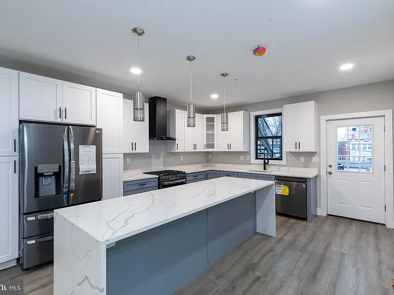 1321 Shepherd St NW — Photo 3