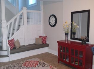 910 9th Ave APT 2, Huntington, WV 25701