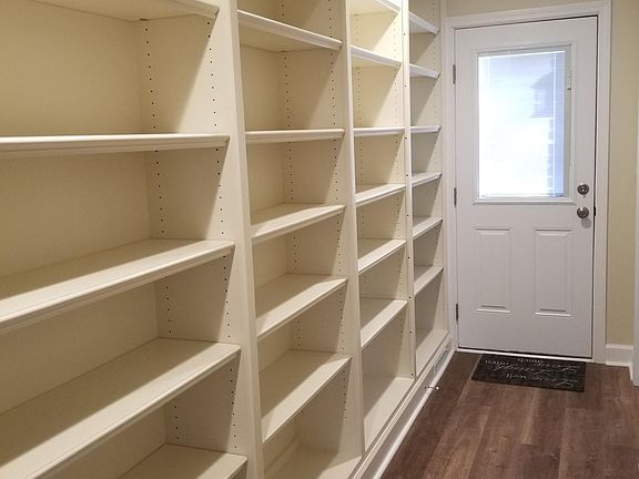 4th image of 4 Ravenwood Ln
