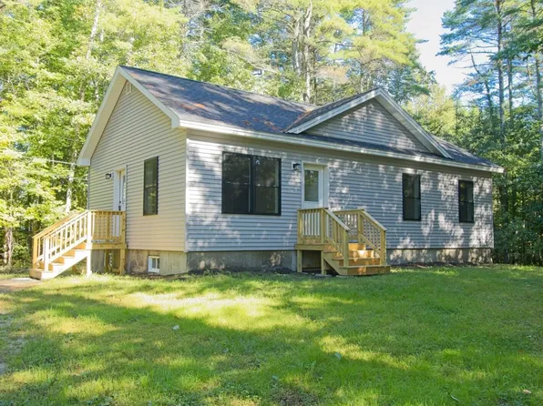 11 Cooper Lane, Oxford, ME 04270