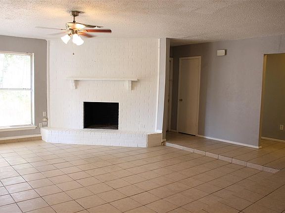 3rd image of 2034 Sam Houston Dr