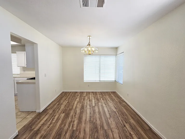 1900 Villa Vista Way — Photo 8
