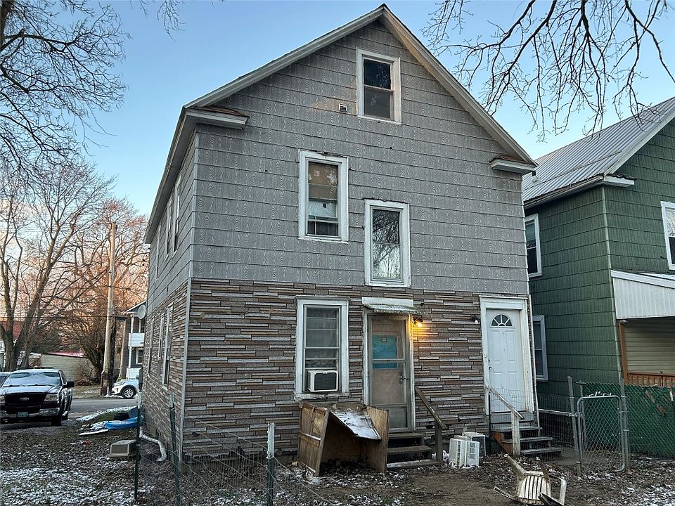 2nd image of 711 E 4th St