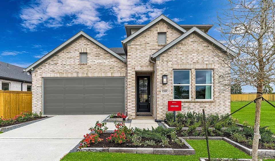 hj-tx-hou-raburn-1319-north-yellow-garage edit