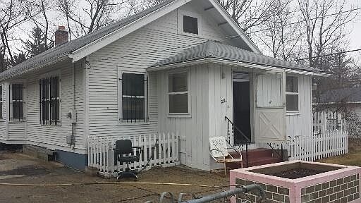 1st image of 2211 W Jefferson St