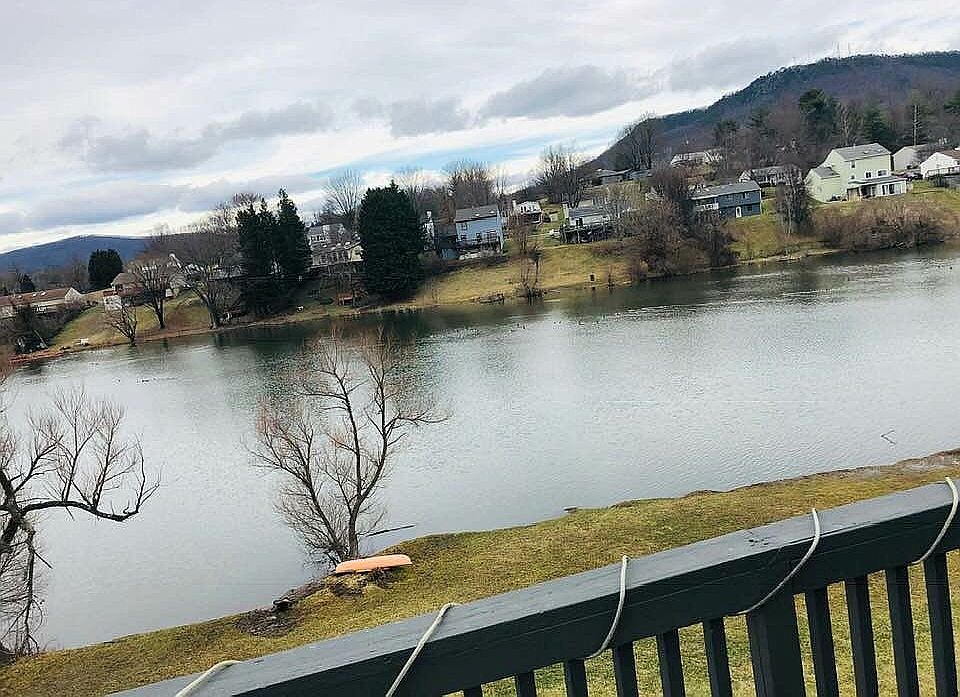 1st image of 8138 Waterfall Dr