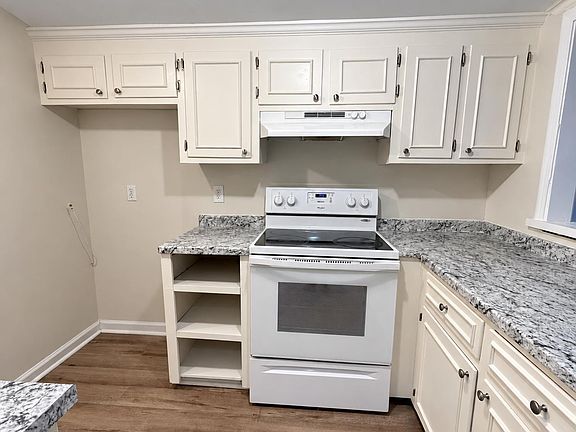 4th image of 167 Lionsgate Dr