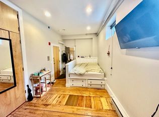 435 Hanover St APT 4a, Boston, MA 02113