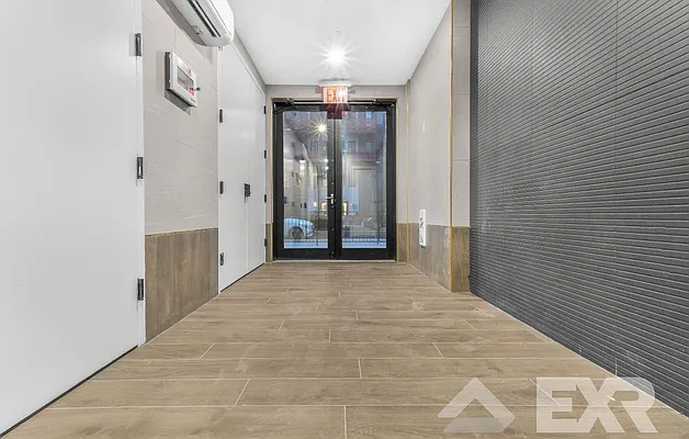 Rented by EXR | media 6