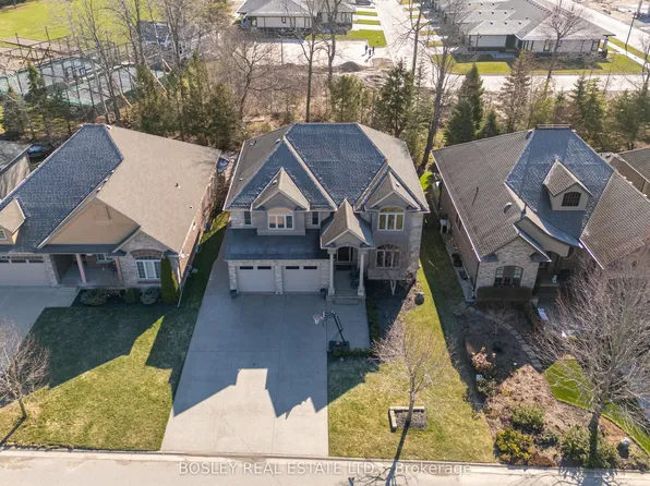 17 Rhodes Ct, Pelham, ON L0S 1E4