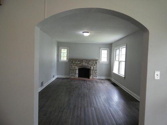 LIVING ROOM WITH FIREPLACE