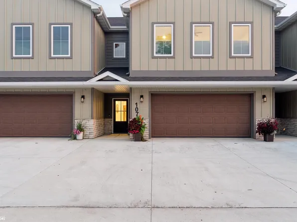 107 Stonebrook Ct, Clear Lake, IA 50428