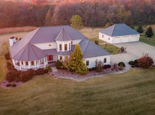 295 Williams Ridge Ln, Cobden, IL 62920