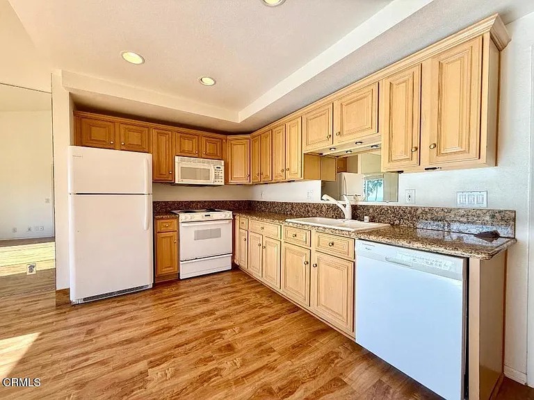 641 Ocean View Dr — Photo 9
