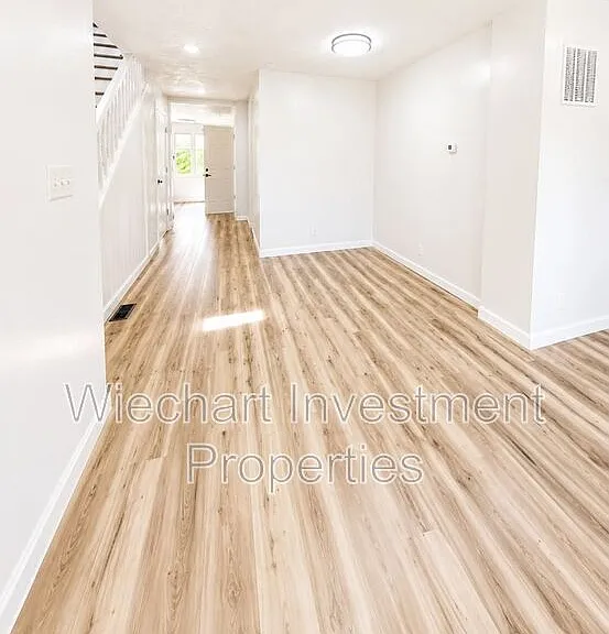 725 W Williams Ave — Photo 13