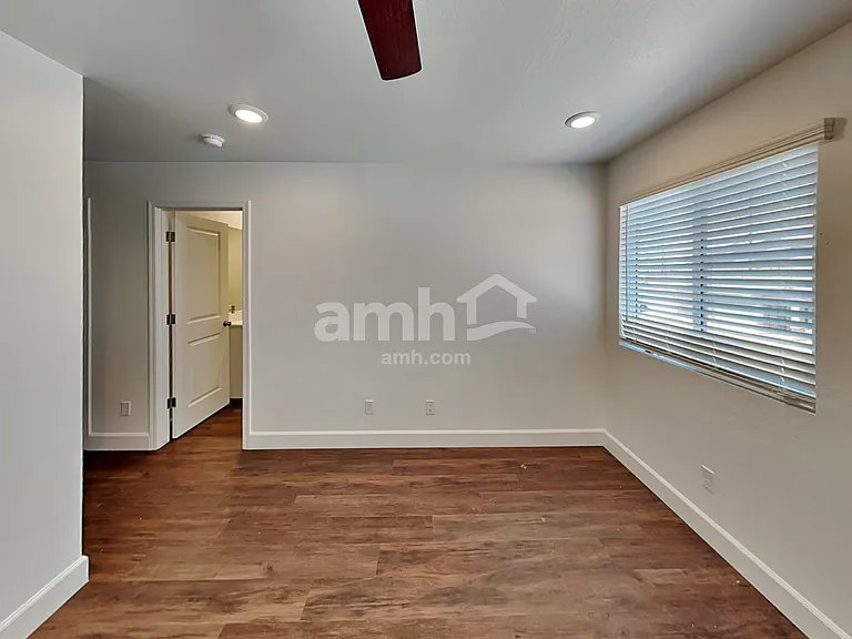 17109 W Lawrence Ln — Photo 9