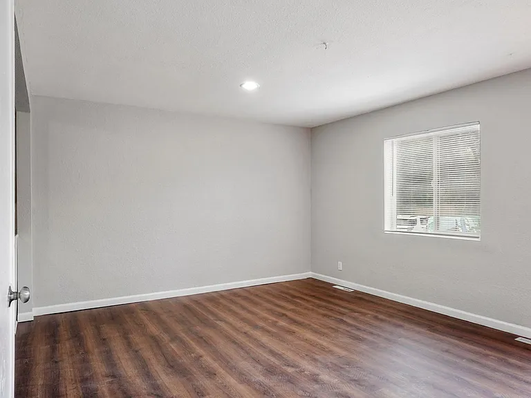 982 S Sheridan Blvd — Photo 16