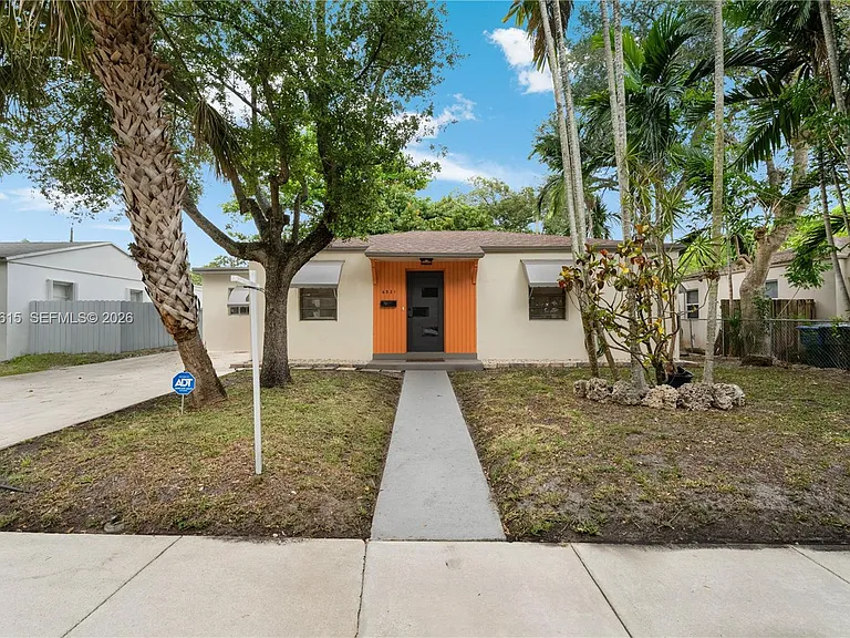 6531 SW 57th Pl — Photo 1