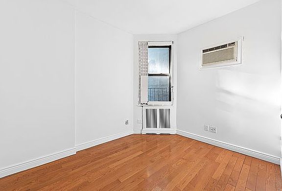 3rd image of 1716 2nd Ave #3-D