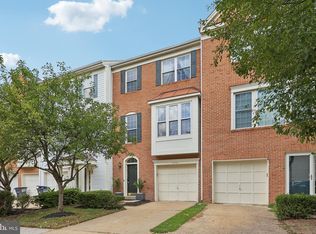 2490 Clover Field Cir, Herndon, VA 20171